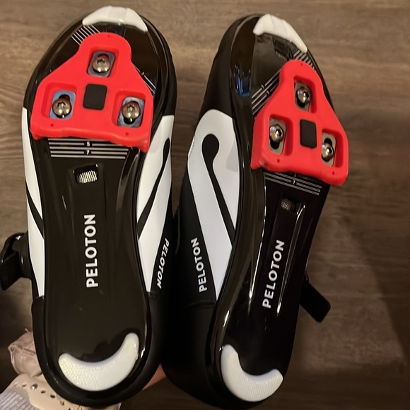 Peloton shoes only used a few times - Picture 3 of 3